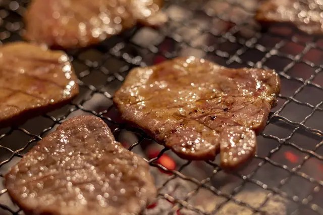 A sizzling Wagyu beef teppanyaki dish, offering a high-end culinary delight with premium ingredients.