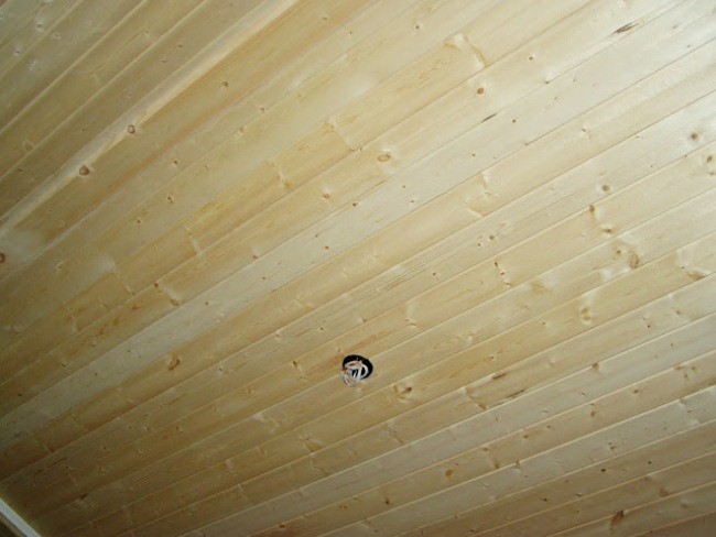 Electrical wiring for ceiling fan on screened porch