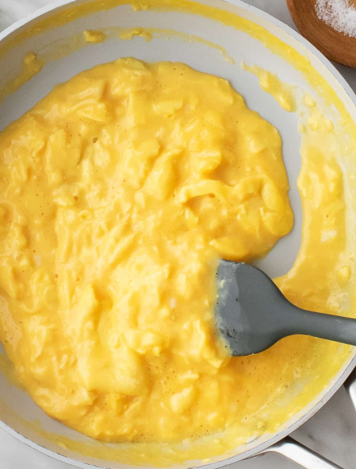 How to make scrambled eggs - soft eggs in a nonstick skillet