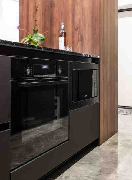 Large Microwave Oven that weigh 30kg