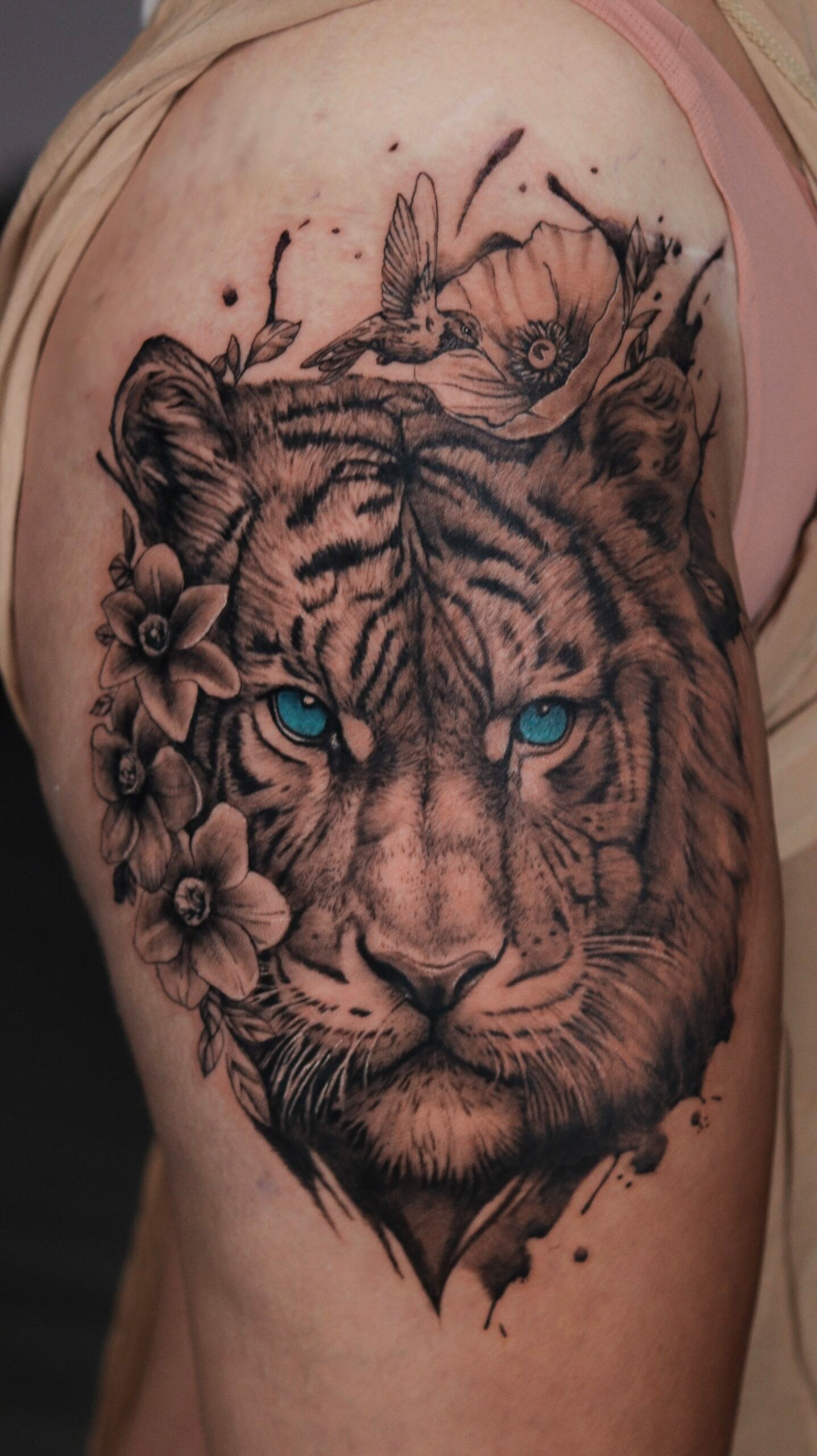 XL Black and Gray Tattoo