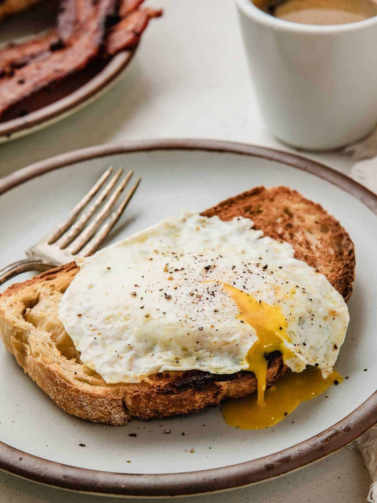 Comparison of egg styles: sunny-side up, over easy, over medium, over hard