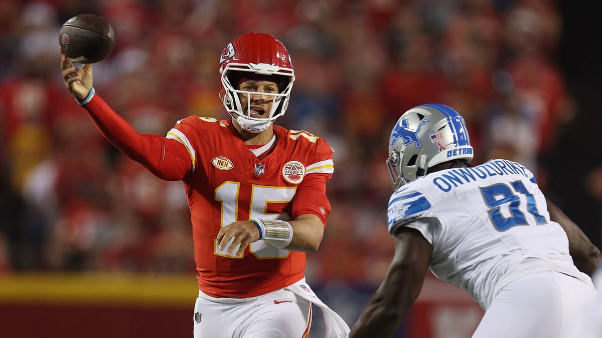 Comparison of Patrick Mahomes' earnings with other top NFL quarterbacks, showing the financial scale and competitive landscape