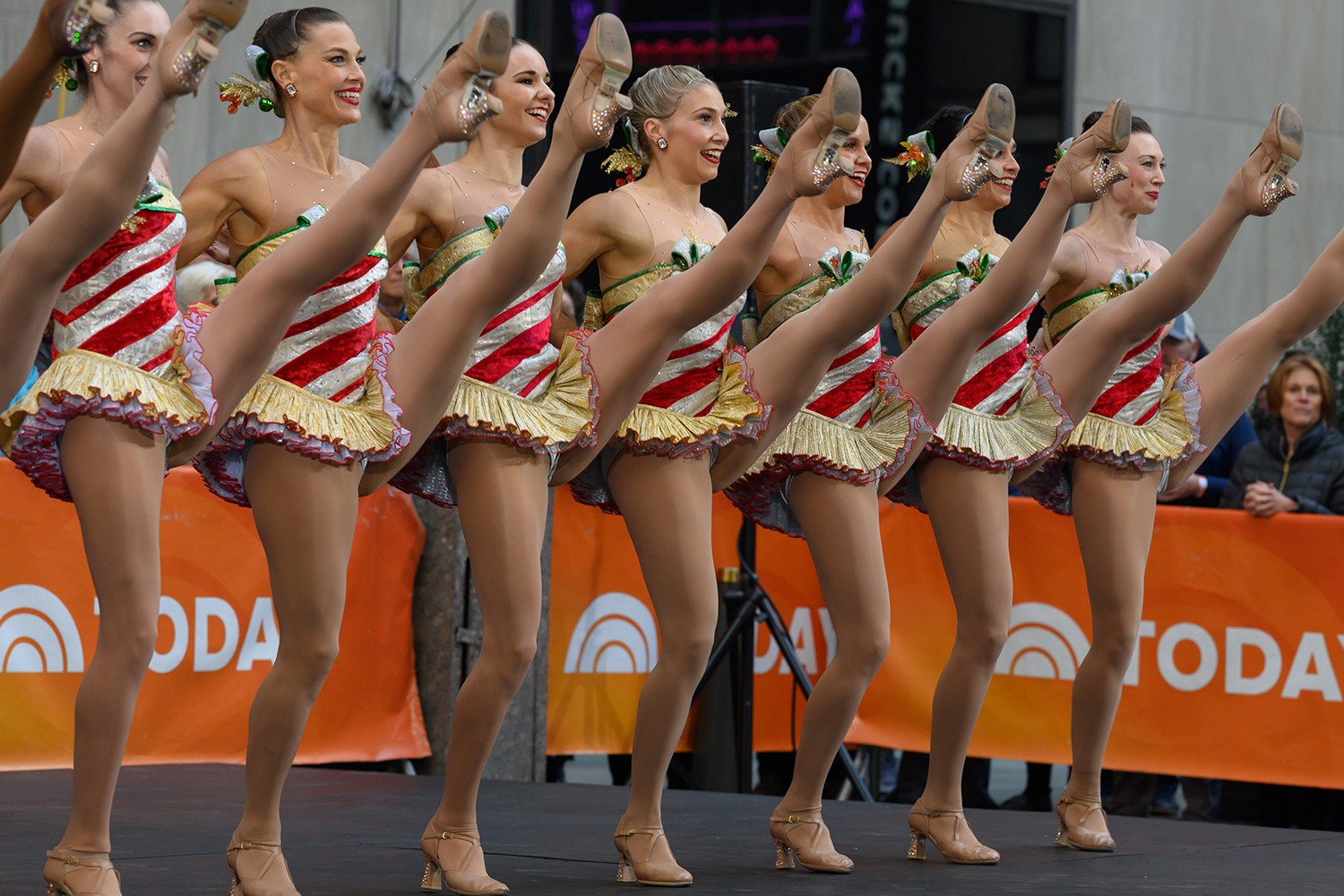 Rockettes performing in synchronized lines
