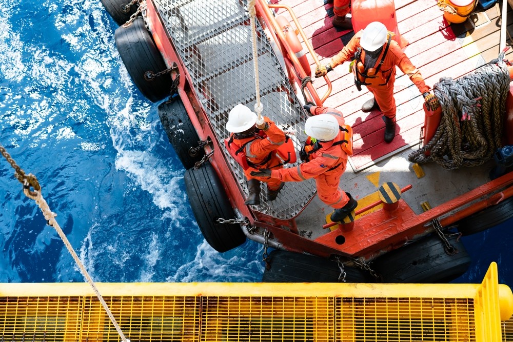 Average earnings on oil rig
